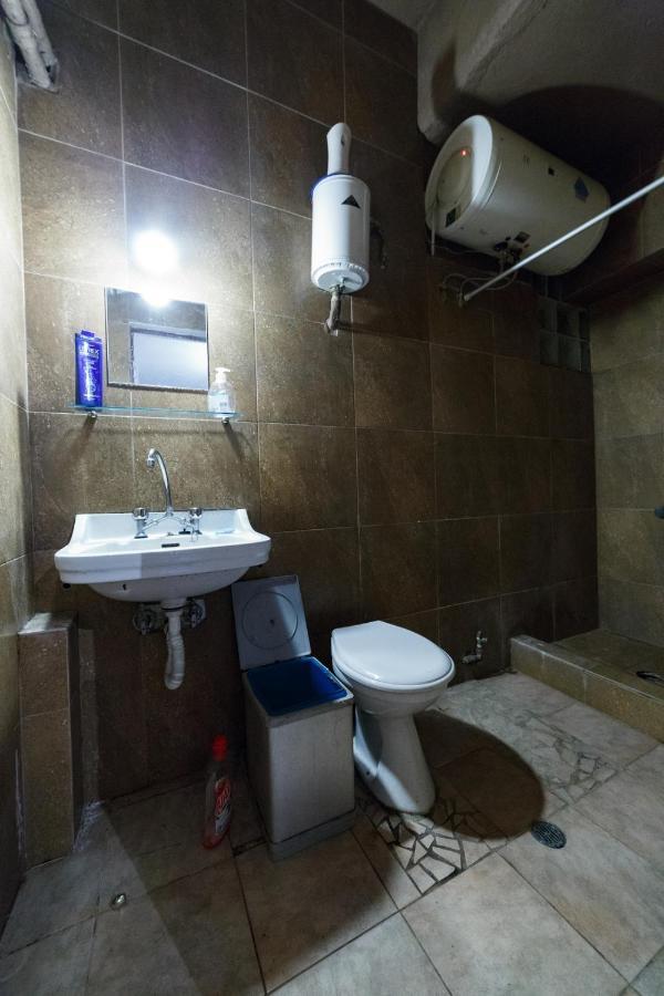Private Flat For 2 Or 3 With Back Yard Near Exarhia Square And Archaelogical Museum Lejlighed Athen Eksteriør billede